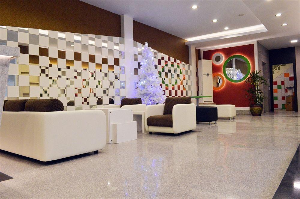 D Ewhitte Hotel 2*