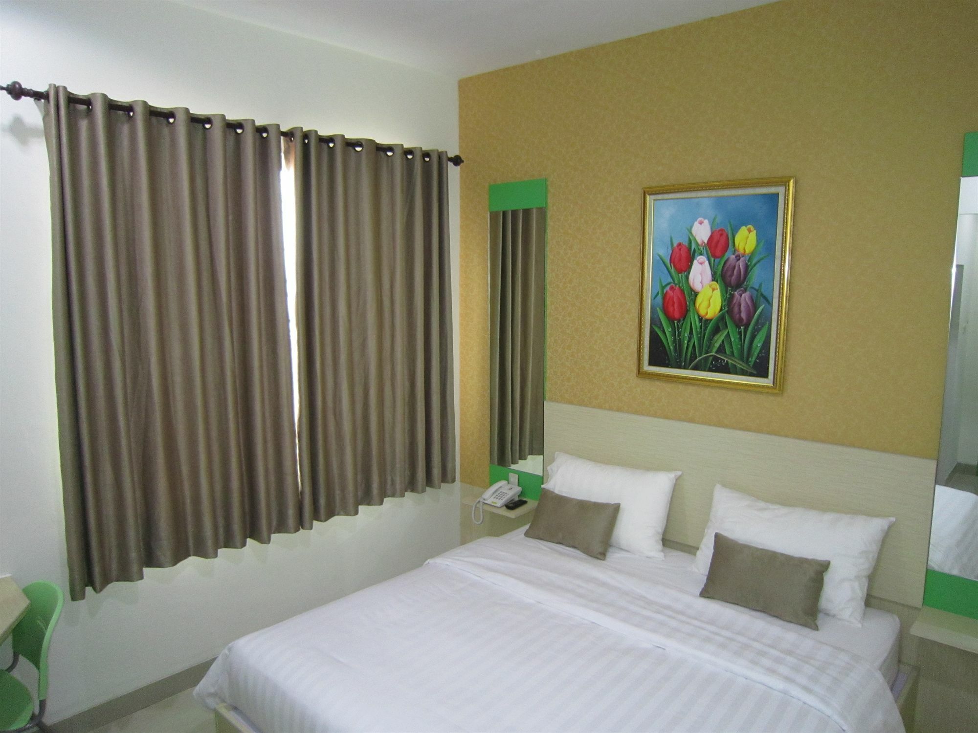 D Ewhitte Hotel 2*